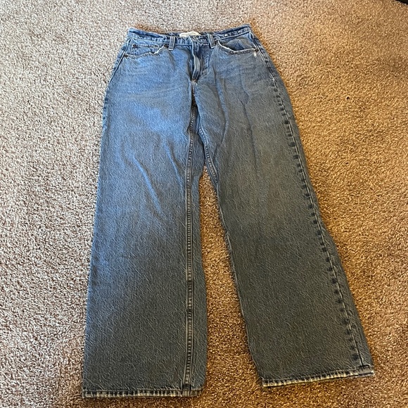 The Loose High Rise - Picture 4 of 7